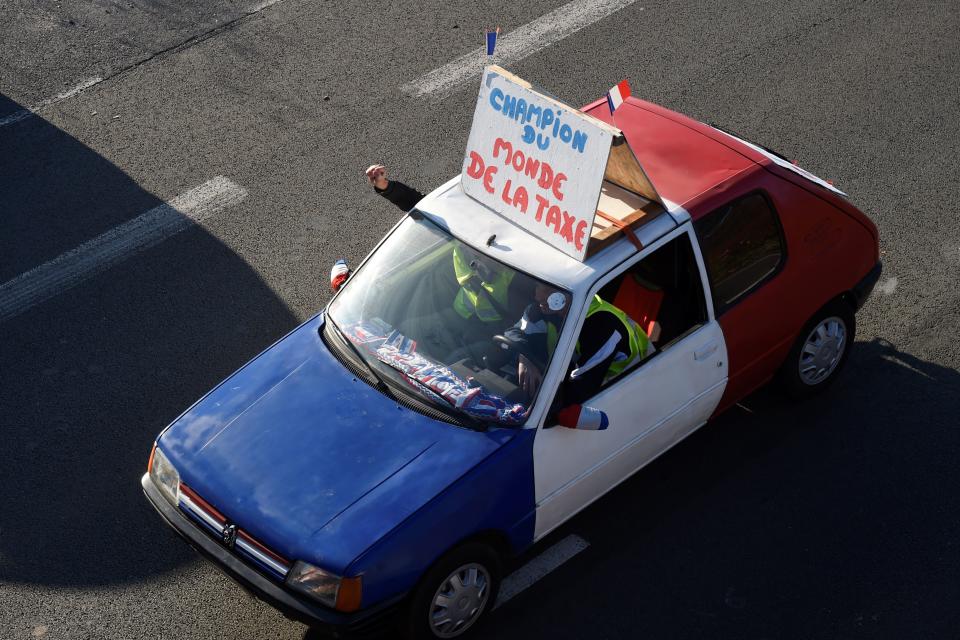 Prix du carburant : la France voit jaune