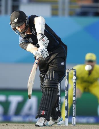 New Zealand's Kane Williamson scores a run against Australia during their Cricket World Cup match in Auckland, February 28, 2015. REUTERS/Nigel Marple