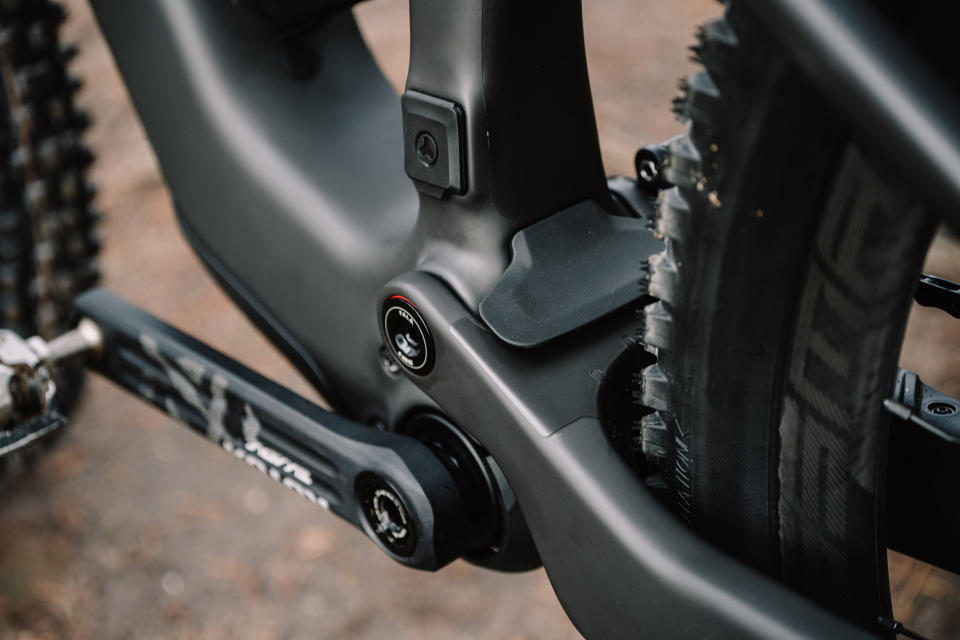 closeup details of the new focus vam2 sl e-mountain bike