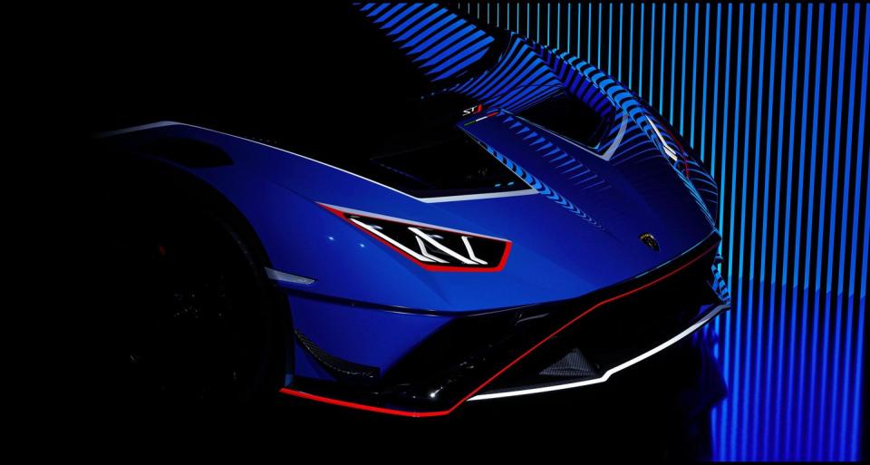 2024 lamborghini huracan stj