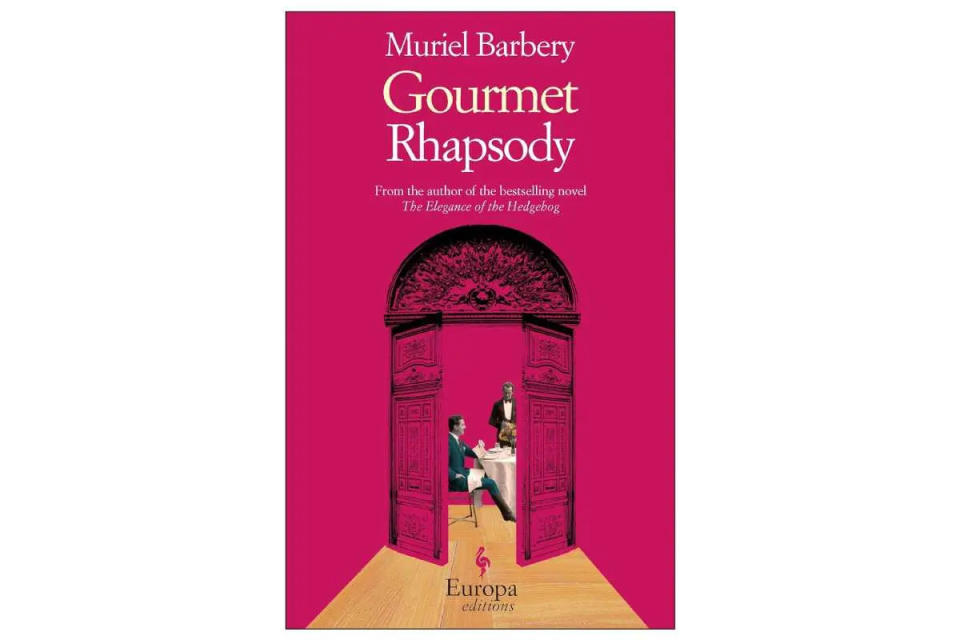 La historia de Muriel Barbery celebra los placeres simples y los momentos sublimes de la vida al tiempo que condena la arrogancia y la vulgaridad del poder.