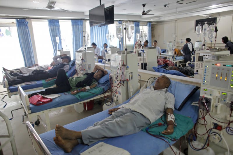 瓊英卓瑪設立的醫院，供數百名病人免費洗腎。（美聯社）