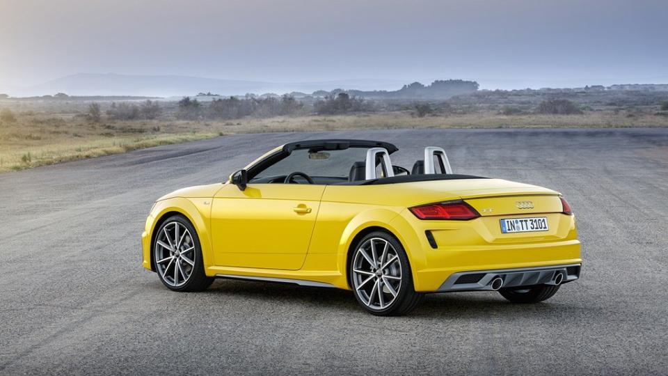 AUDI TT 二十周年小改款，外型更趨運動化、動力和配備皆向上升級