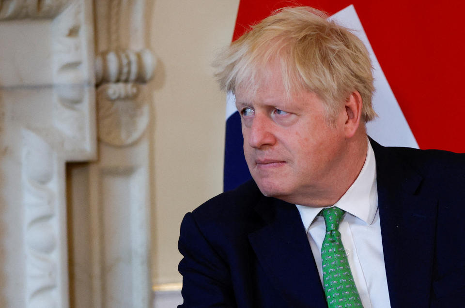 Großbritanniens Premierminister Boris Johnson bei einem Pressetermin Anfang Juli (Bild: REUTERS/John Sibley/Pool)