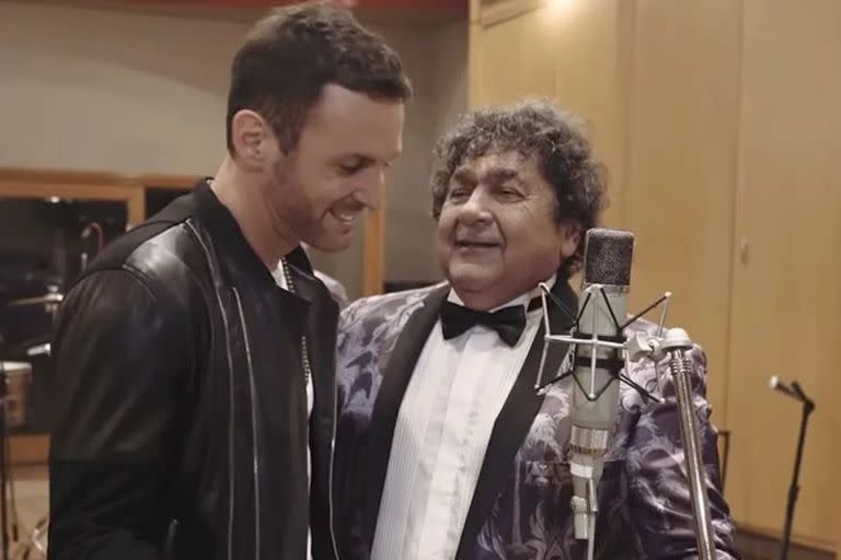 Axel y Rubén Deicas, grabando uno de los hits de Los Palmeras