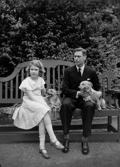 queen-elizabeth-with-king-george-vi