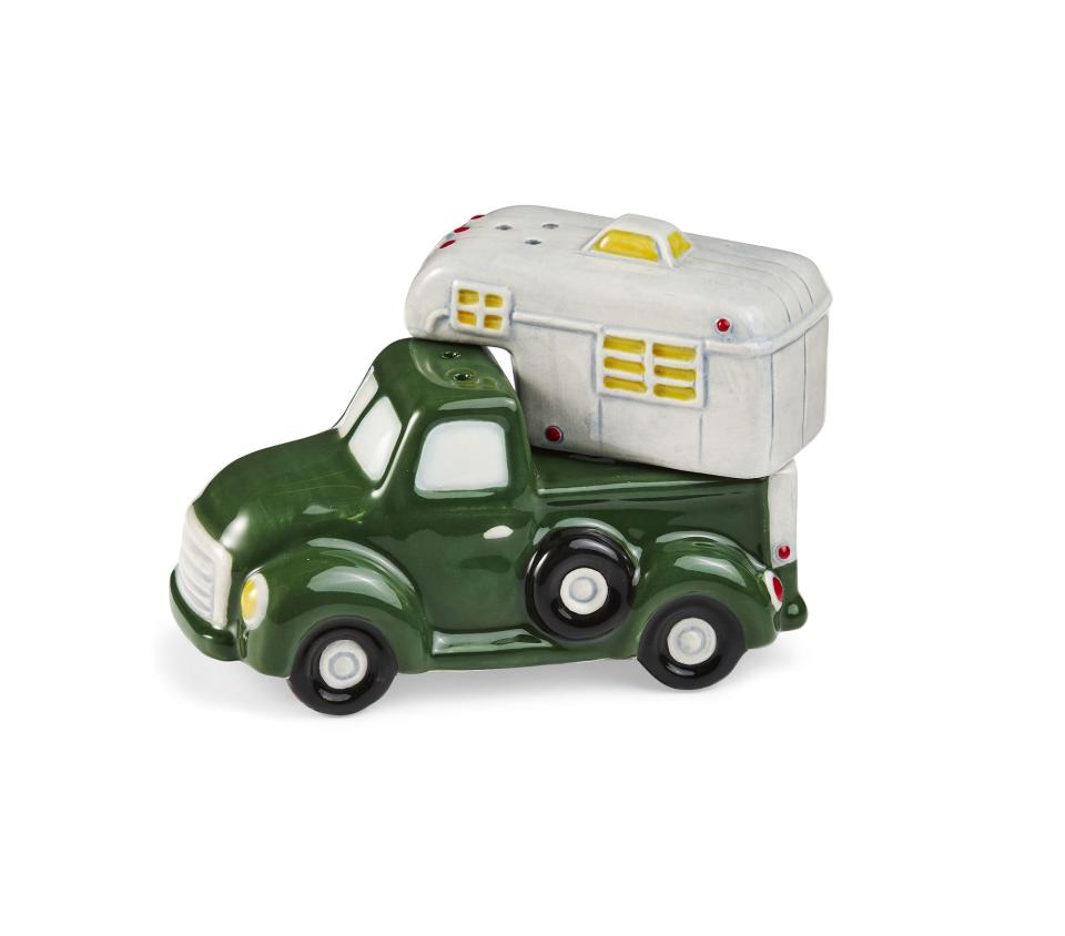 8) Pick-Up and Camper Salt-and-Pepper Shaker Set