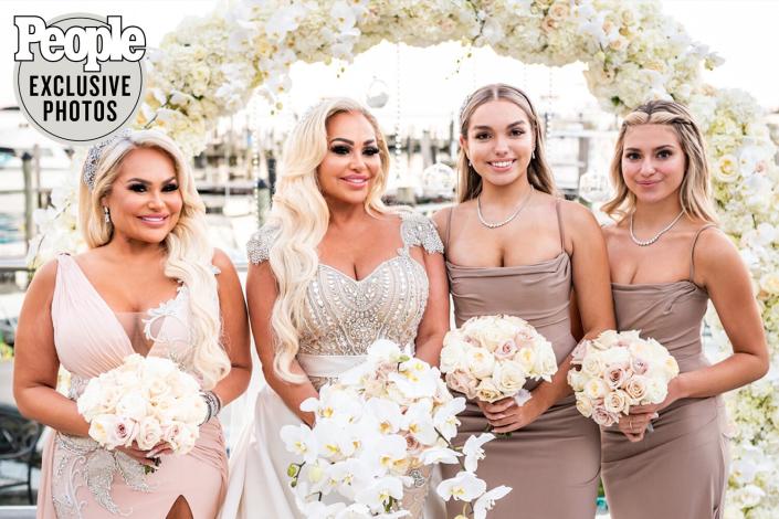 90 Day Fiancé S Darcey Silva On Not Getting Married With Twin Stacey She Deserves Her Moment 