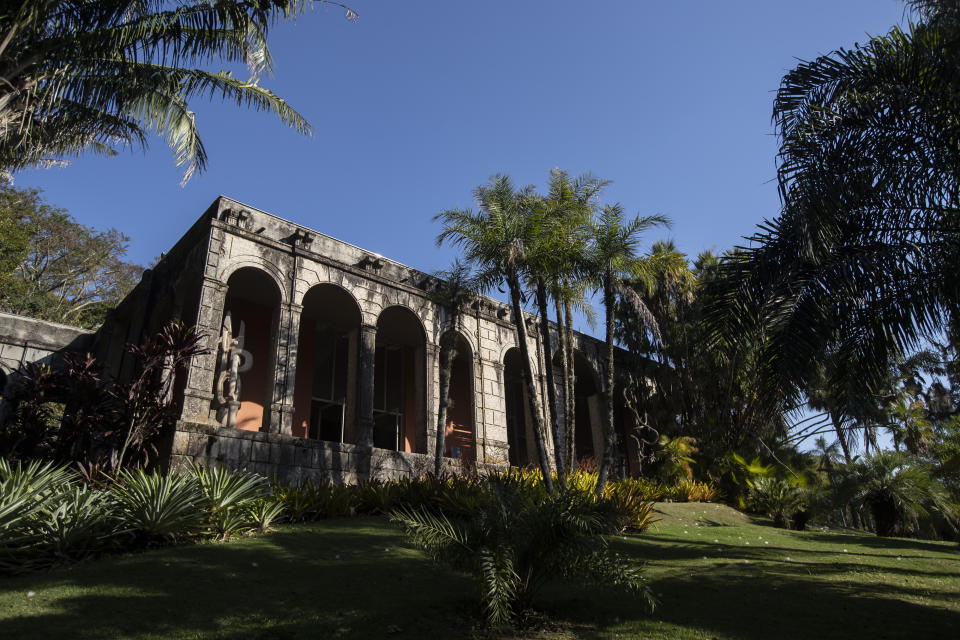 Esta fotografía muestra el estudio de la antigua casa de Roberto Burle Marx, en Río de Janeiro, la cual fue reconocida el martes 27 de julio de 2021 como sitio de Patrimonio Mundial por parte de la UNESCO. (AP Foto/Bruna Prado)