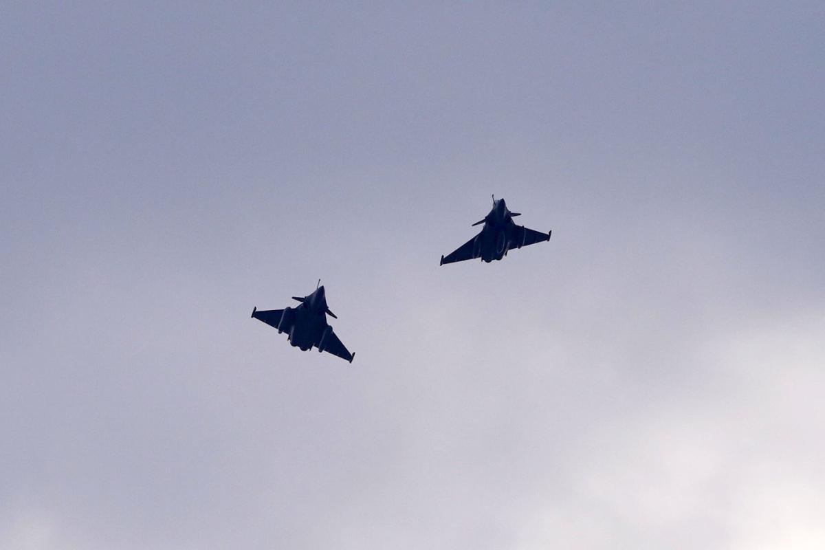 Serbia announces  billion deal to buy 12 French warplanes, in a shift away from Russia