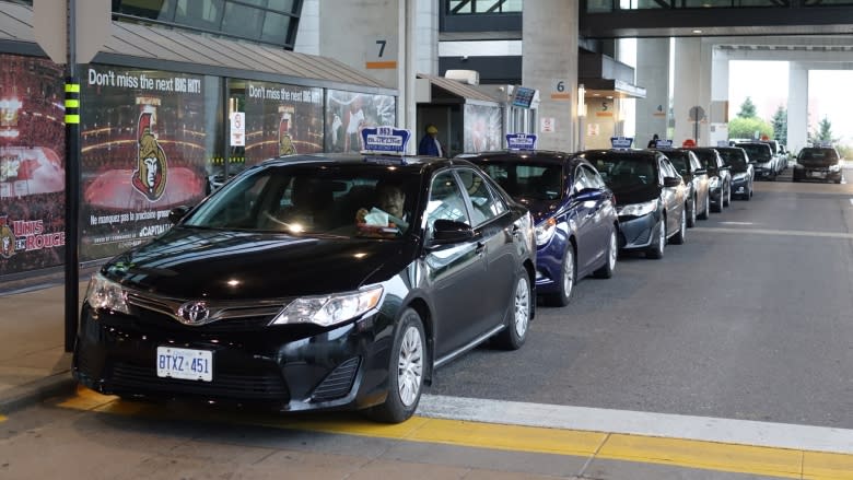 Uber, Ottawa airport reach deal to pick up passengers