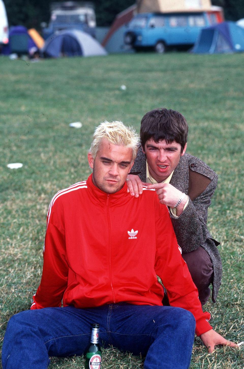 Robbie Williams and noel gallagher at Glastonbury 1995