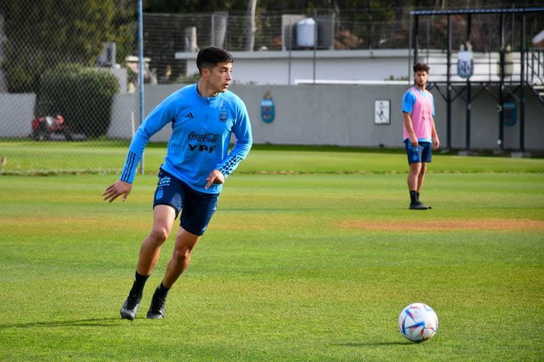 Julián Malatini forma parte del seleccionado Sub 23 que dirige Javier Mascherano, pero dejó el predio de Ezeiza en la noche del jueves