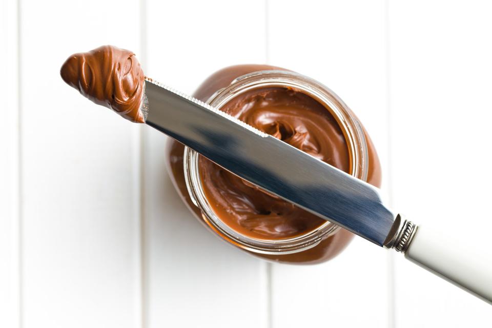 <h1 class="title">chocolate spread with knife</h1><cite class="credit">jirkaejc</cite>