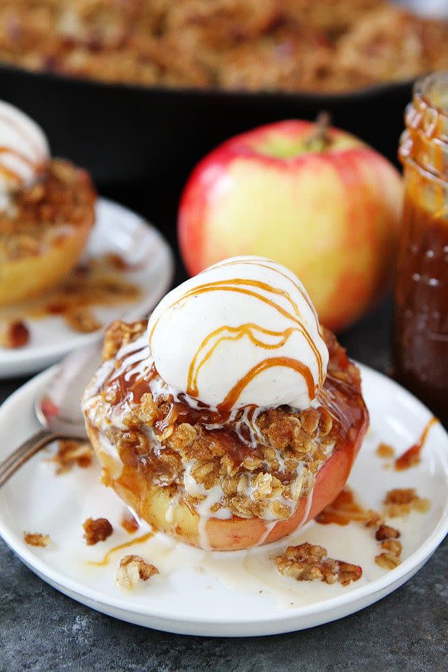 Cinnamon Streusel Baked Apples