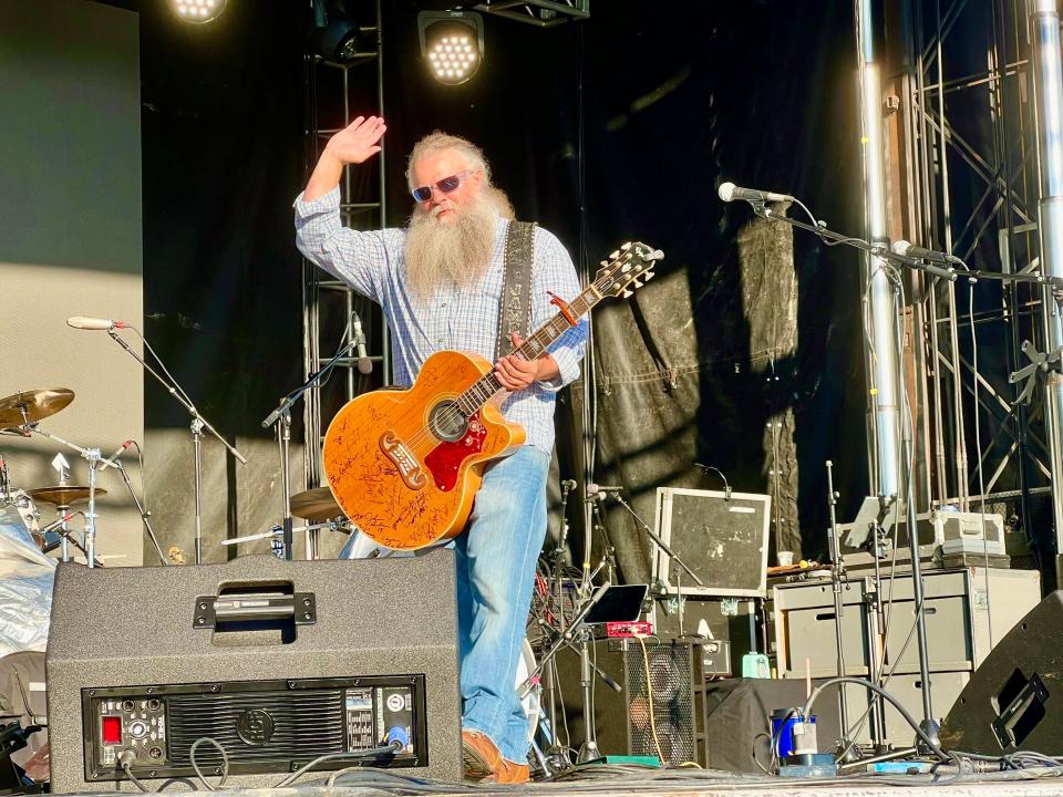 Jamey Johnson makes a surprise appearance during Julie Roberts' main stage set at the Homestead Festival on Saturday, June 4, 2022.