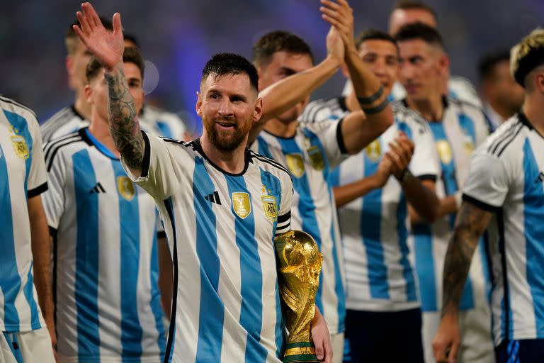 Lionel Messi, como capitán, le legó la Copa del Mundo a los hinchas, en los amistosos de marzo