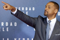 U.S actor Will Smith poses for photographers during the premiere of the film 'Concussion' in Madrid, Spain, on Wednesday, Jan. 27, 2016. (AP Photo / Abraham Caro Marin)