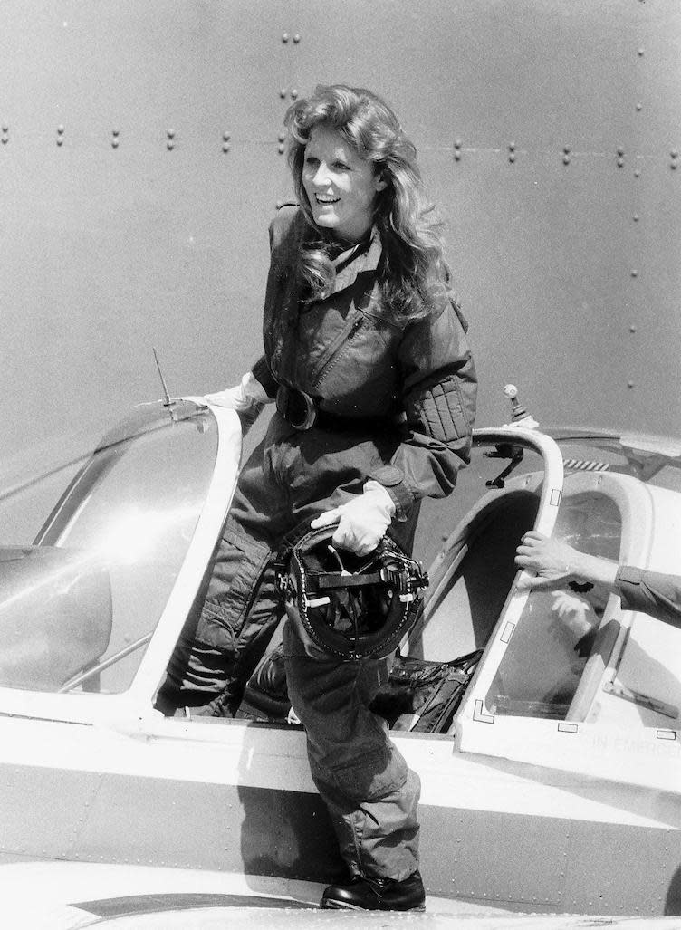 1987 : Sarah Ferguson dans une combinaison de pilote