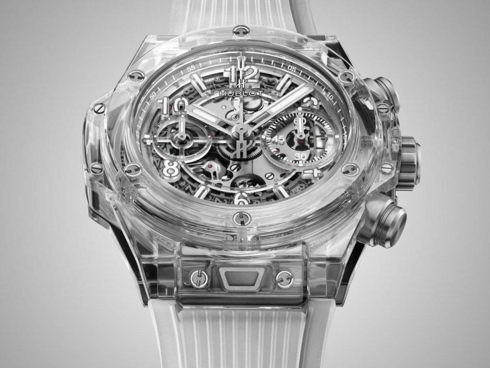 HUBLOT Big Bang Unico透明藍寶石水晶計時碼錶，定價約NT$2,126,000。