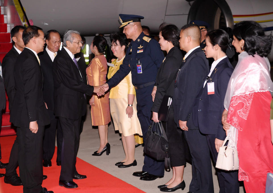 Prime Minister Tun Dr Mahathir Mohamad arrives for the 34th Asean Summit in Bangkok June 20, 2019. — Bernama pic