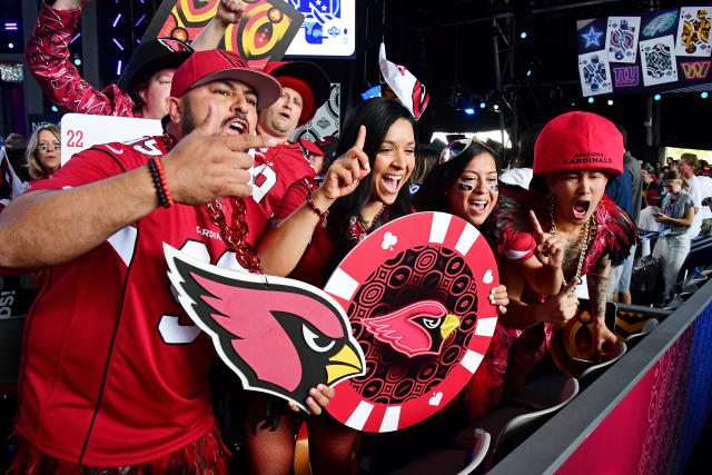 Die-Hard or Fair-Weather Fans? Ranking All 32 NFL Fan Bases