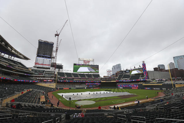 Twins hit 3 more homers, beat Royals 8-6