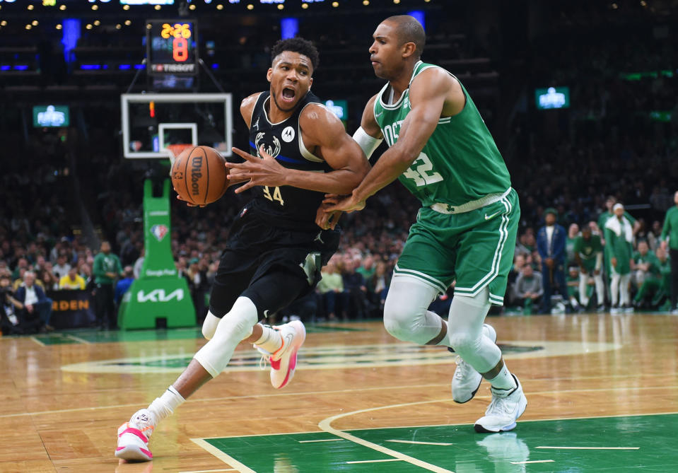 Il veterano dei Celtics Al Horford ha ancora le ruote per stare con la superstar Baxi Janis Antetokunmpo.  (Bob DeChiara / USA TODAY Sport)