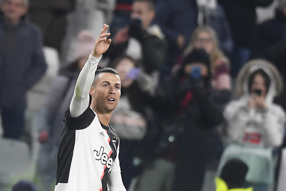 El portugués Cristiano Ronaldo festeja luego de anotar por la Juventus ante el Parma, durante un encuentor de la Serie A italiana, disputado en Turín el dominbo 19 de enero de 2020 (Fabio Ferrari/LaPresse via AP)