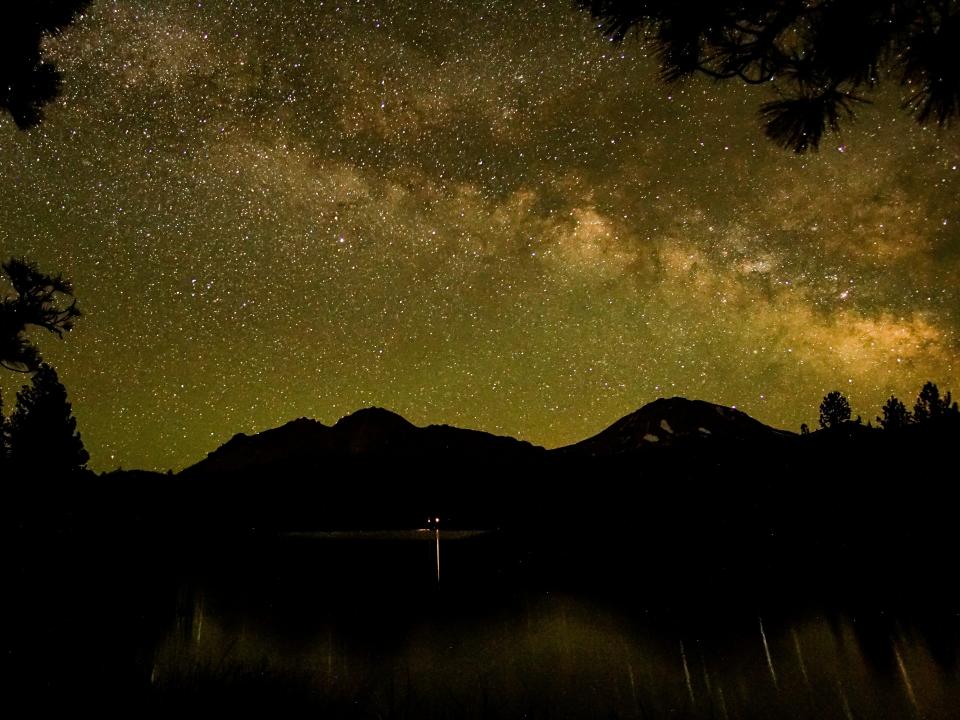 A view of the Milky Way over Mount Lassen in Lassen national park