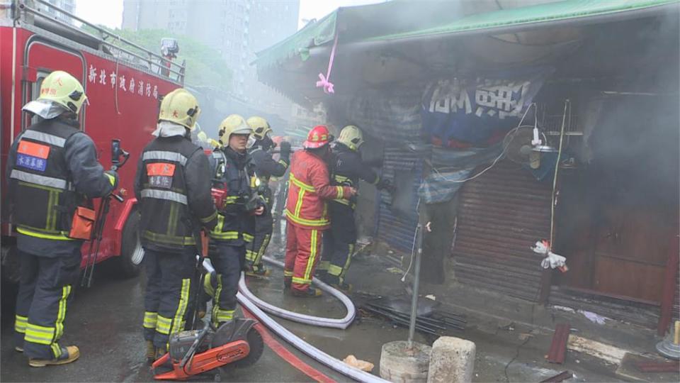 中和華泰市場發生火警 樓上住戶14送醫