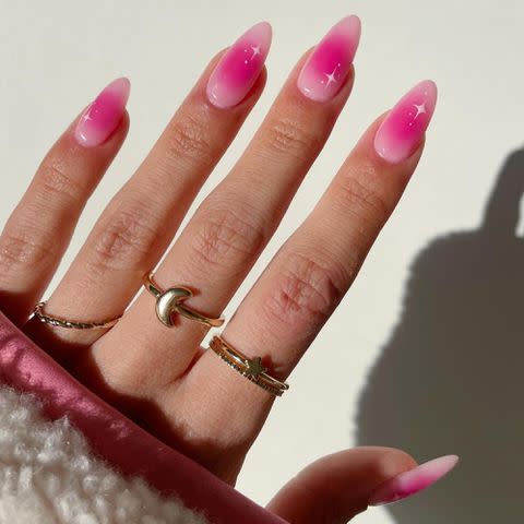 <p><a href="https://www.instagram.com/p/CoxbrwMsNby/?img_index=1" data-component="link" data-source="inlineLink" data-type="externalLink" data-ordinal="1">@phoebesummernails</a> / Instagram</p>