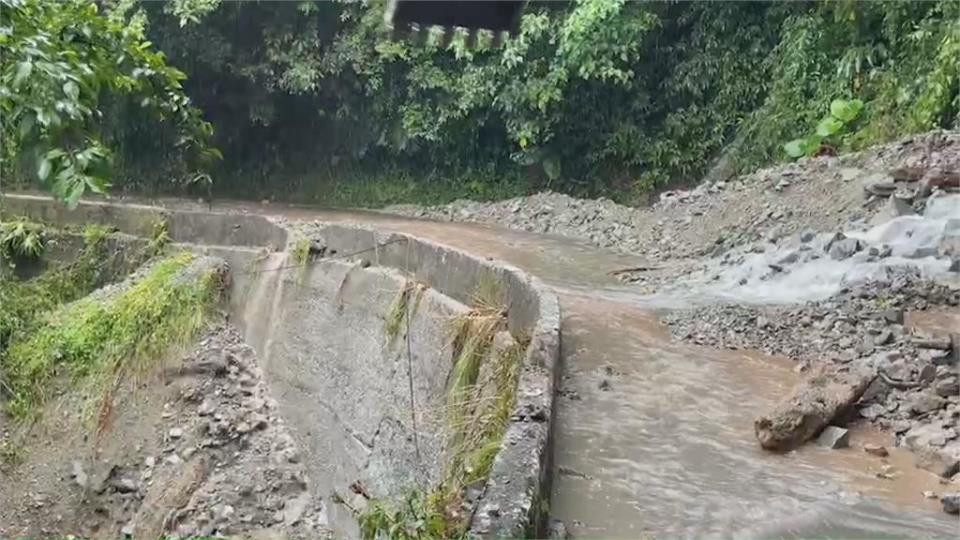 大雨狂炸聯外道路崩塌　下不了山！瑞穗鄉奇美村成孤島