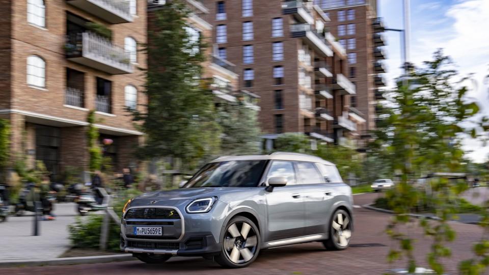 2025 mini countryman se all4