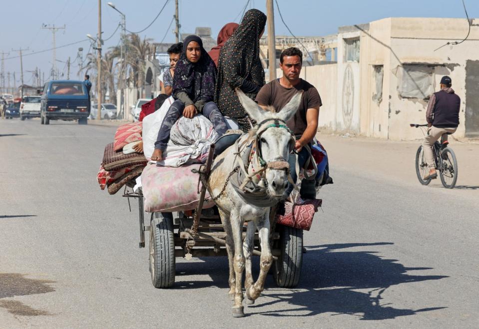 聯合國近東巴勒斯坦難民救濟工作署（UNRWA）統計，週一（5/6）至今5天，已有11萬人逃離拉法。路透社