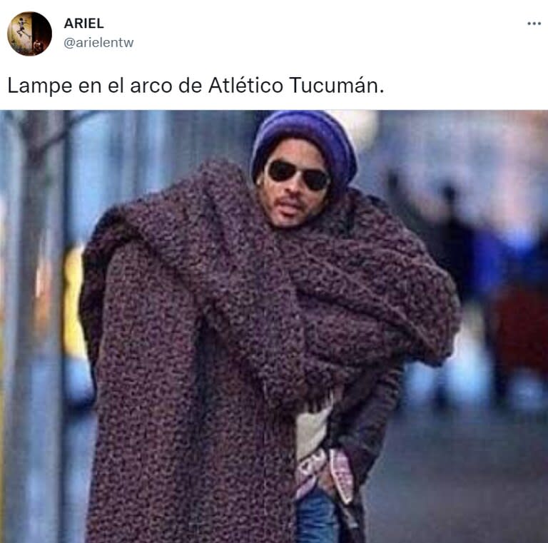 Los memes sobre la vestimenta de Carlos Lampe