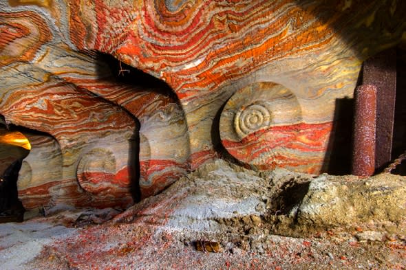 psychedelic-salt-mine-pictures-russia