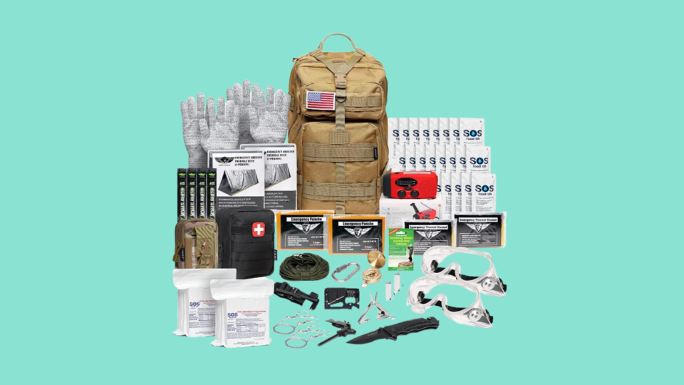 Everlit's 72-hour bug out bag is well suited for survival in natural disasters such as earthquakes, hurricanes, and floods.