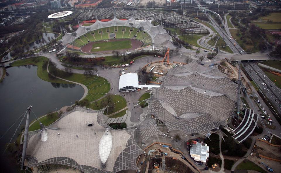 Auf der Suche nach einem neuen Stadion für den FC Bayern: "Es wird sich doch noch ein Terrorist finden, der das Olympiastadion wegsprengt." (Bild: 2008 Getty Images/Johannes Simon)