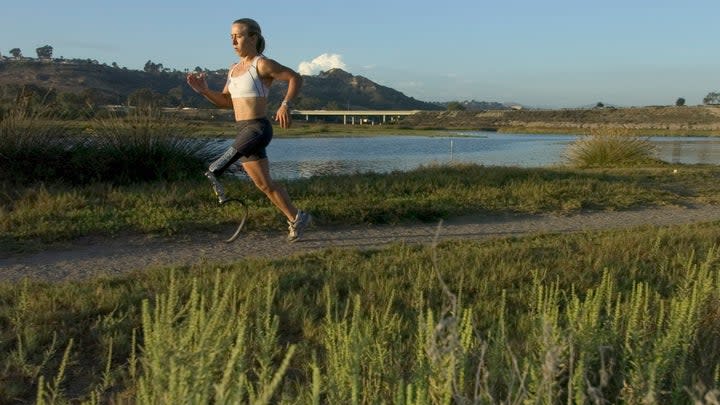 Sarah Reinertsen trains for the 2004 Ironman World Championships in her hometown of San Diego. Photo: Tim Tadder/Corbis via Getty Images