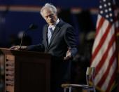 La nota curiosa de la convención Republicana fue la intervención del actor Clint Eastwood y su escena de la silla vacía, que supuestamente representaba al presidente Barack Obama y con quien llevó a cabo un "dialogo" cargado de preguntas e inconsistencias, el 30 de agosto de 2012. AP Photo/Lynne Sladky