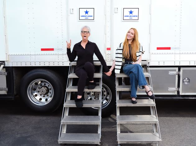 Jamie Lee Curtis and Lindsay Lohan on the set of 