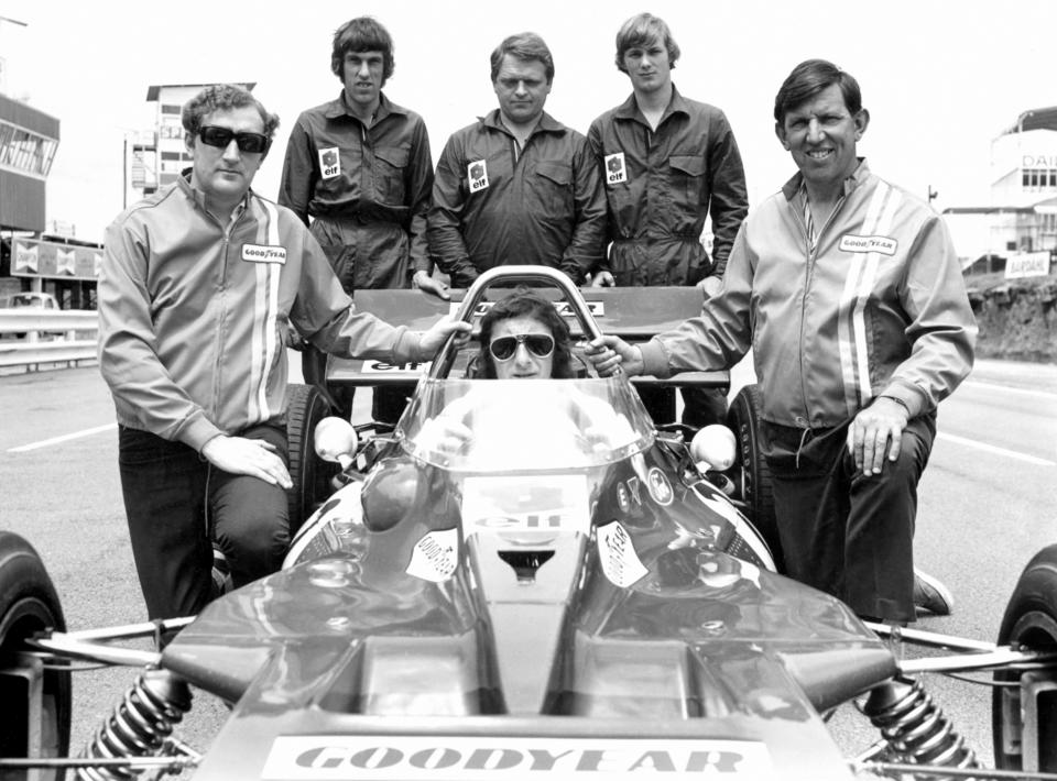 Kyalami Tyrrell team, Derek Gardner, Jackie Stewart, Ken, Roland Law centre.