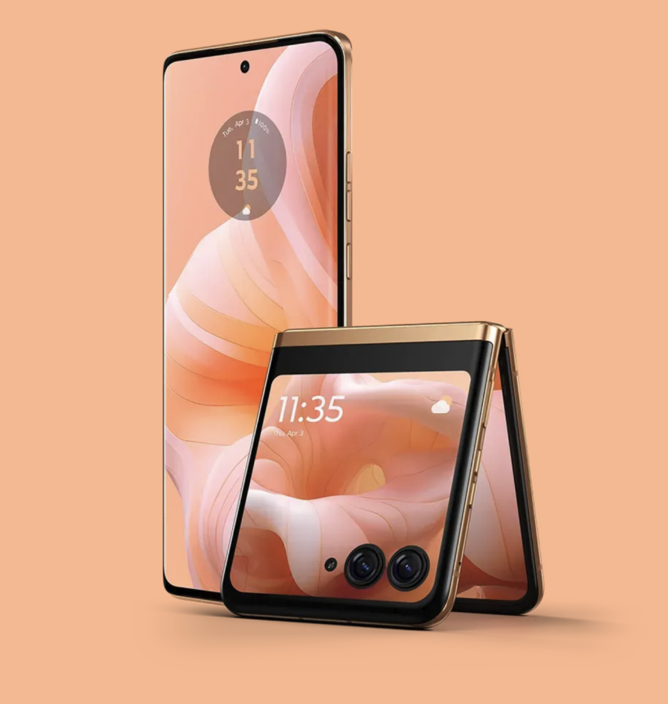 Motorola, Pantone's 2024 Color of the Year, Peach Fuzz 