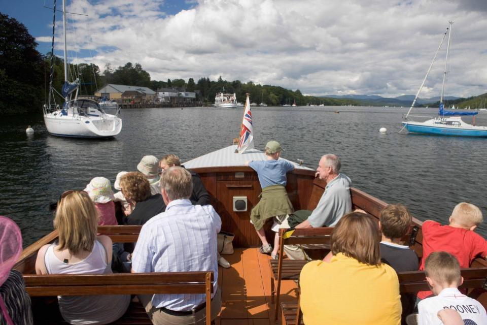 The Westmorland Gazette: Fell foot ferry.