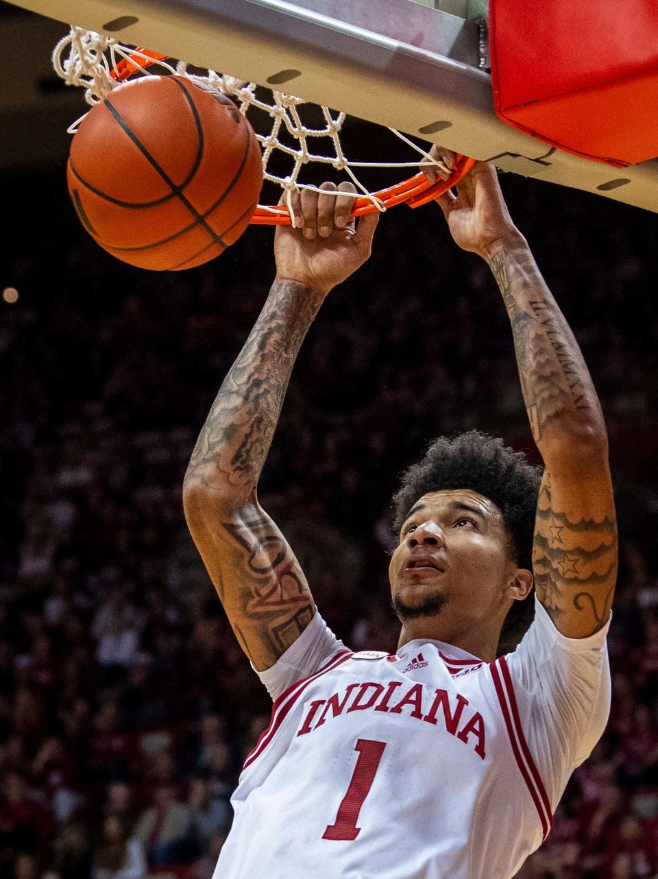 Indiana's Kel'el Ware (1) dunks during the first half of the Indiana versus Wright State men's basketball game at Simon Skjodt Assembly Hall on Thursday, Nov. 16, 2023.