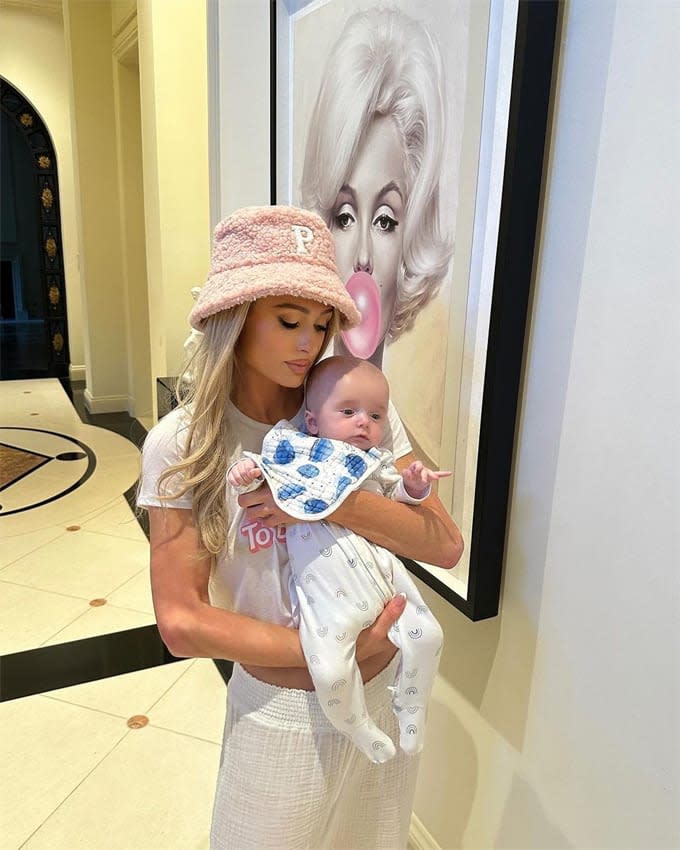 Paris Hilton y su bebé en un tierno momento madre e hijo