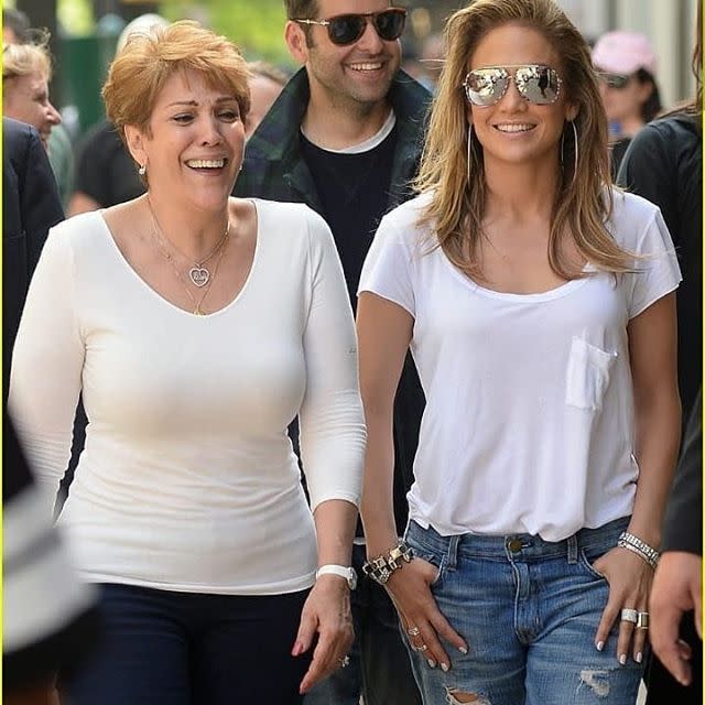 Jennifer López y su madre. Foto: Jennifer López/Instagram