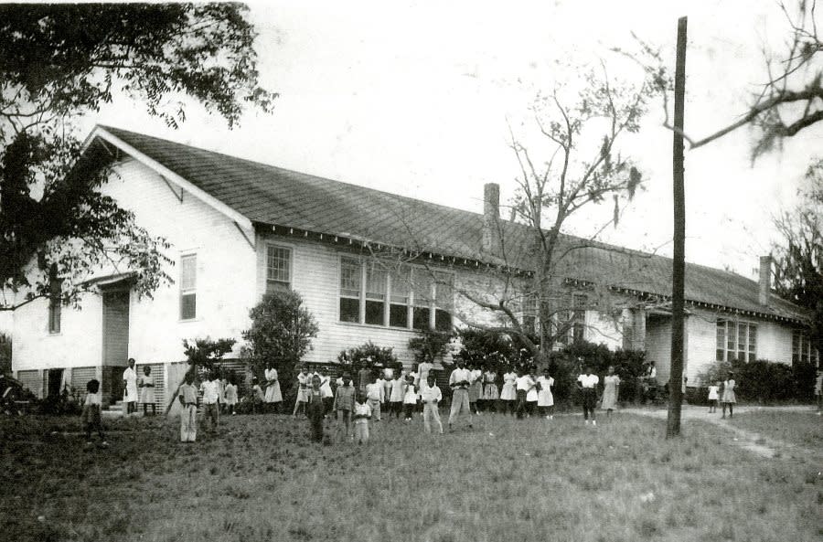 <em>Moorehead Elementary School. Courtesy: Lakeland Library</em>