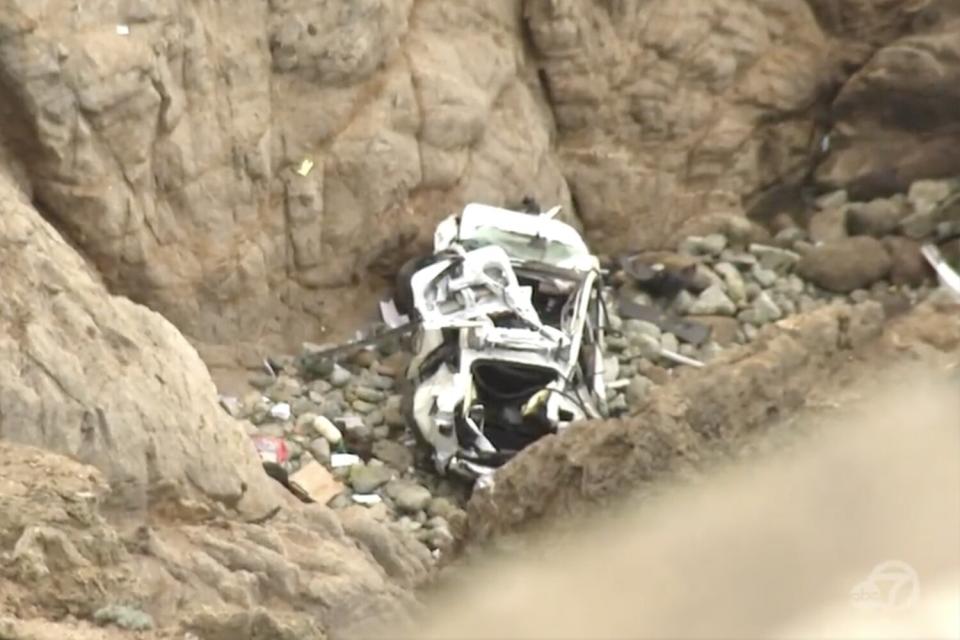 https://twitter.com/abc7newsbayarea/status/1610046725271752704 ABC7 News @abc7newsbayarea VIDEO: Two adults and two children were critically injured after the Tesla they were in plunged nearly 250 feet off a cliff along Highway 1 at Devil's Slide Monday morning, according to CAL FIRE officials. https://abc7ne.ws/3Q6wTd7